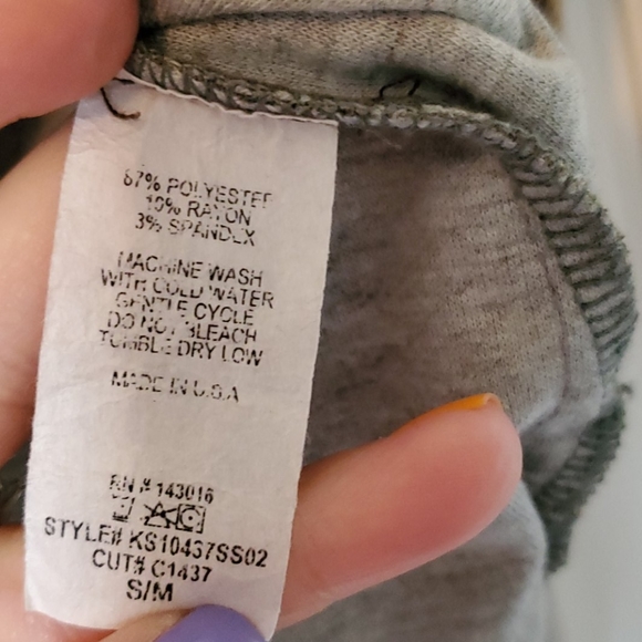 A&E asymmetrical camo print tee shirt size small - Picture 6 of 6